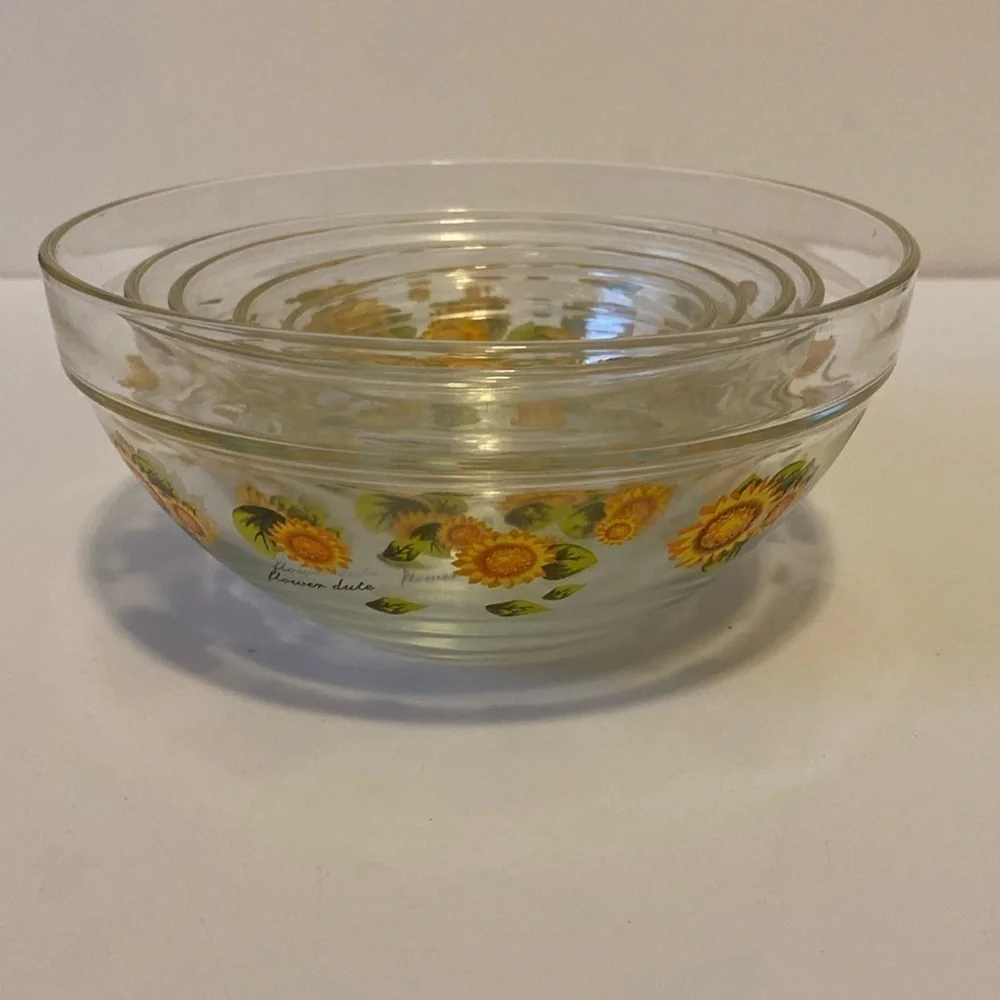 Five Imperial Glass Flower Dute Sunflower Themed Nesting Bowls